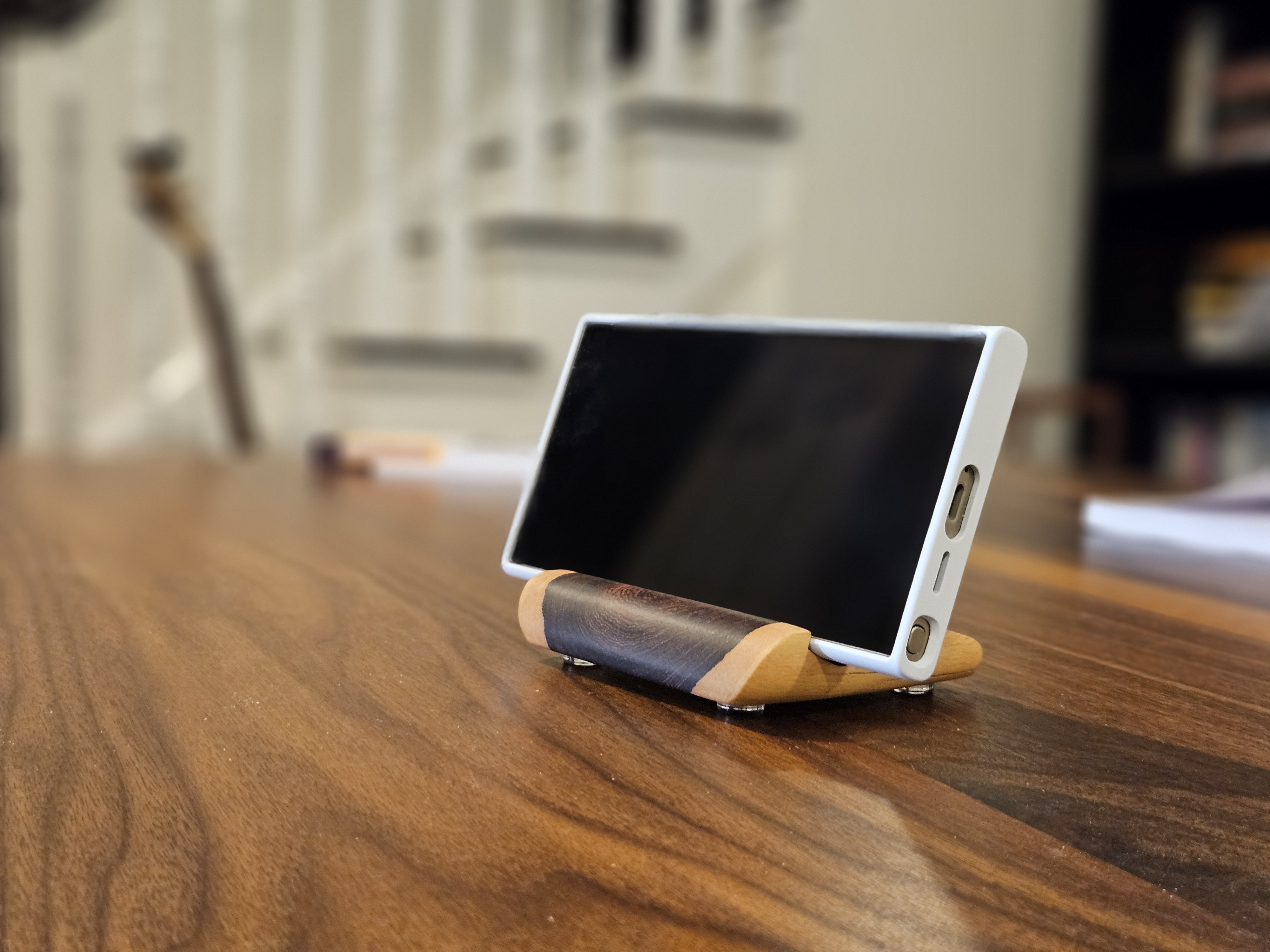 Kingwood Phone Stand